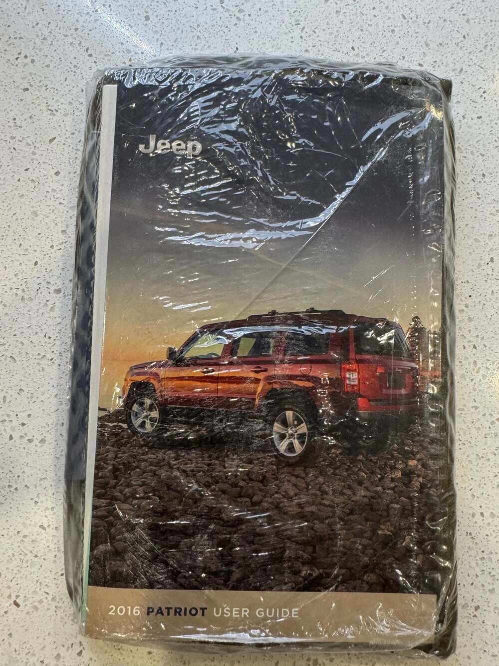 2016 Jeep Patriot User Guide and Manuals Kit (Part #P05145834AB)